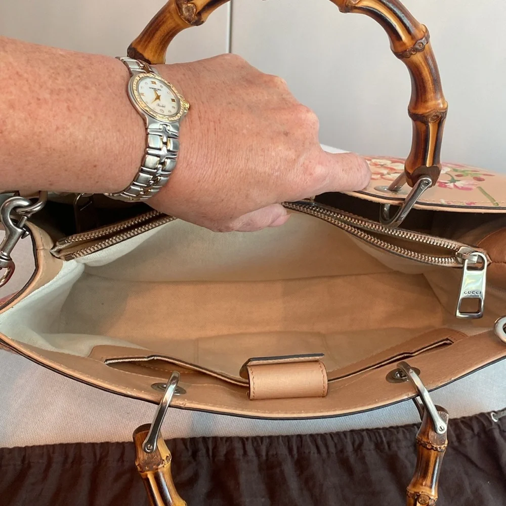 Gucci • Blooms Print Bamboo Shopper Tote in Pink Apricot *AUTHENTICATED* - Picture 9 of 17